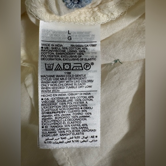 Old Navy Large Maxi Dress Cream Dainty Embroidered Floral Peasant Tiered Pockets - Picture 11 of 14